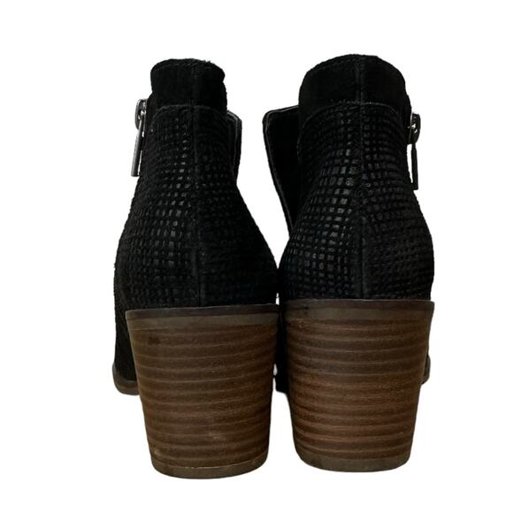 Lucky Brand Ponic Black Suede Ankle Bootie Side Slit Zip Size 7.5 - Picture 2 of 9